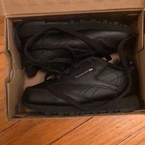 Reebok classic infant shoes size 5.5 BLACK